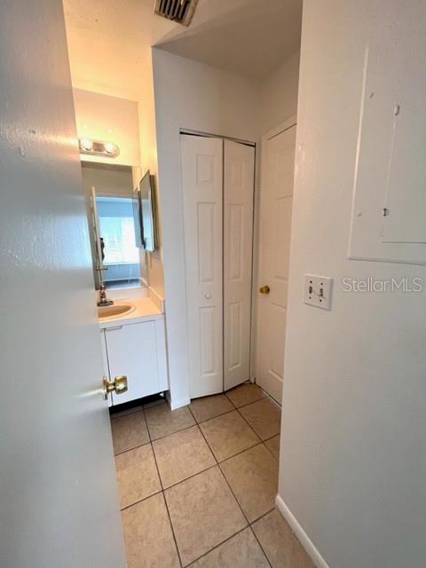 Image 22 of 31 For 5625 Blue Shadows Court 67-4