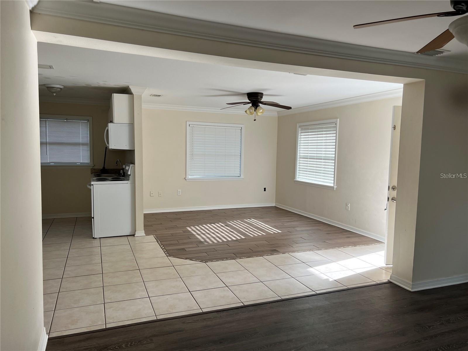 Image 10 of 11 For 1624 Delaware Avenue