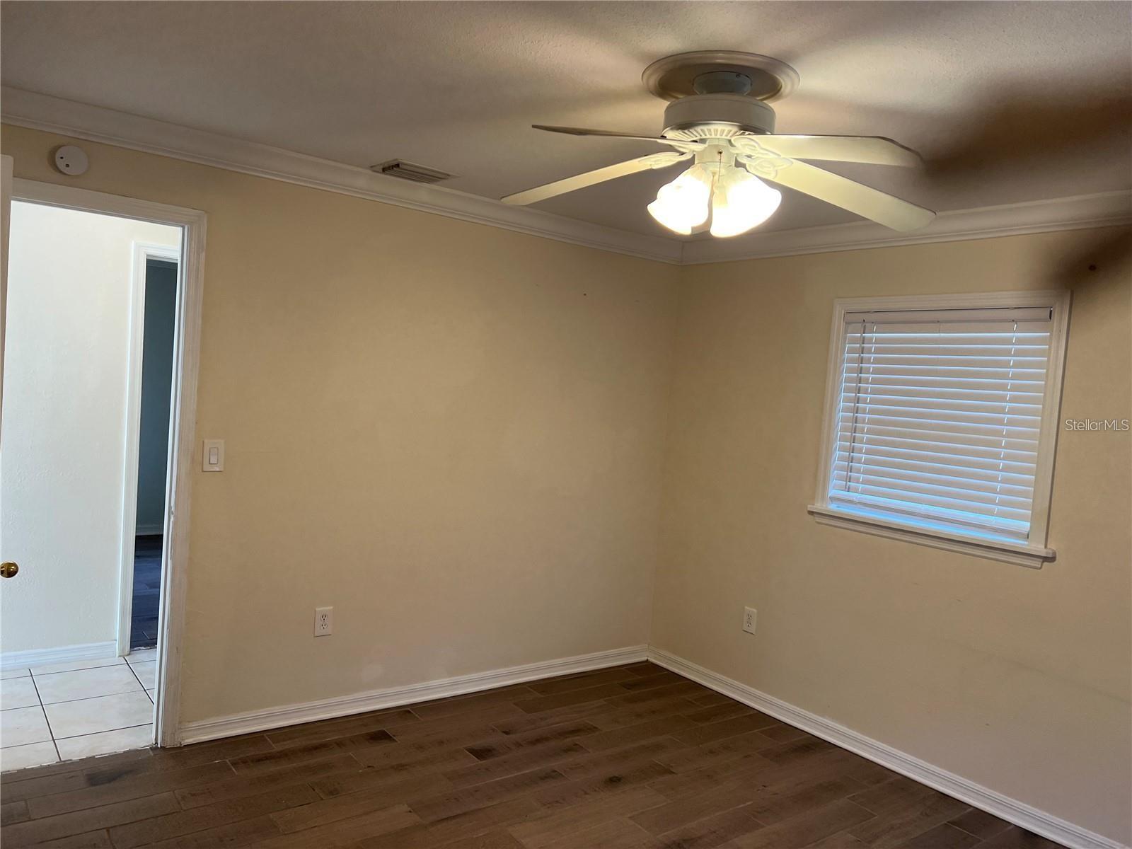 Image 7 of 11 For 1624 Delaware Avenue