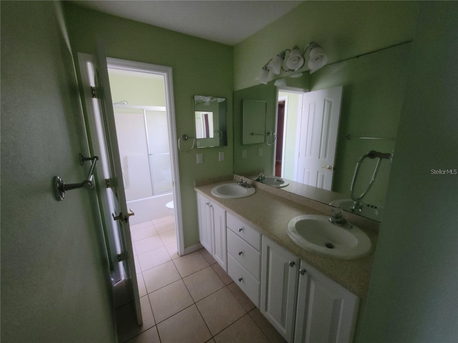 Image 40 of 50 For 1785 Grove Court