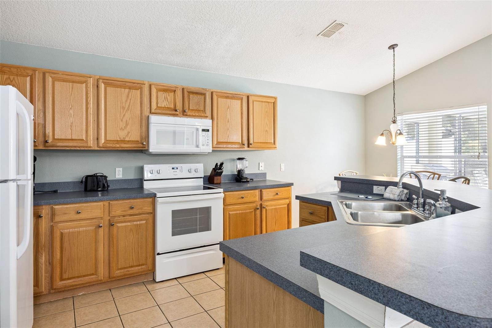 Image 12 of 40 For 746 Kildrummy Drive