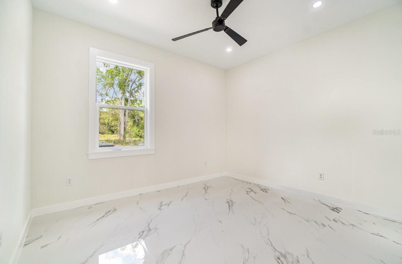 Image 13 of 23 For 1215 Crawford Avenue