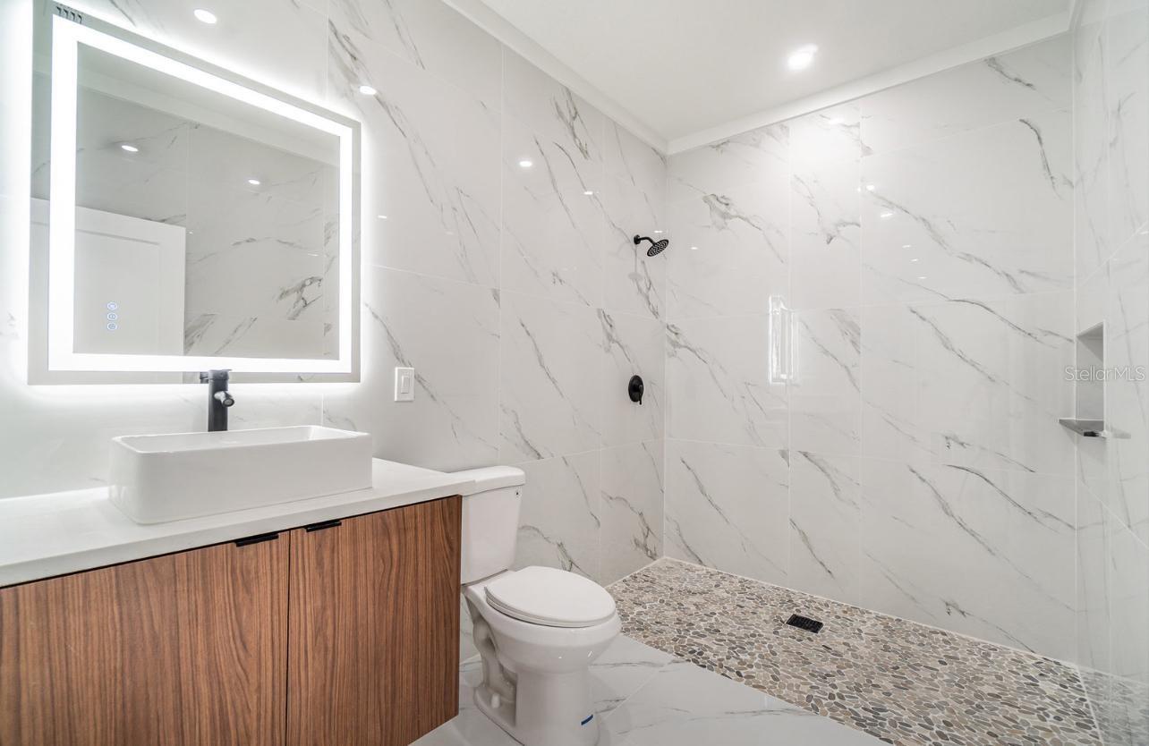 Image 15 of 23 For 1215 Crawford Avenue