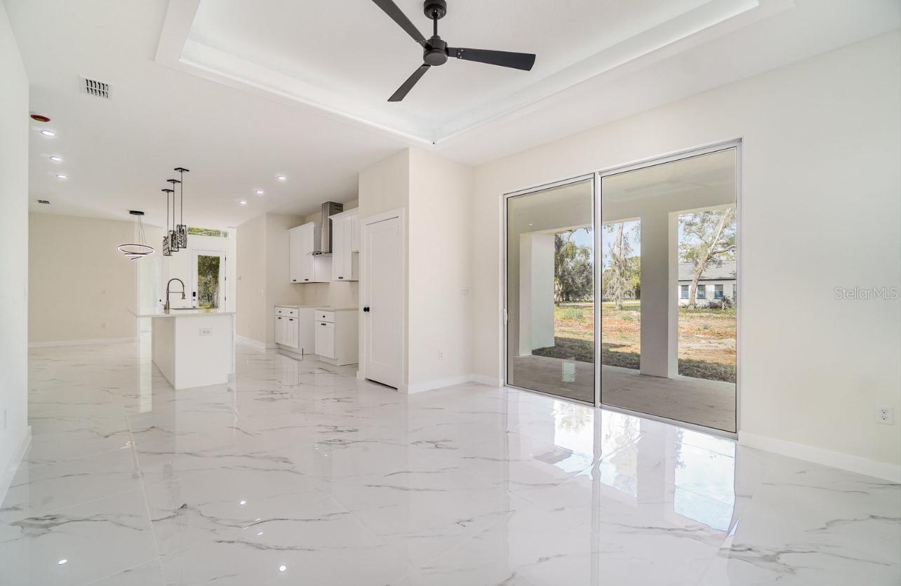 Image 4 of 23 For 1215 Crawford Avenue