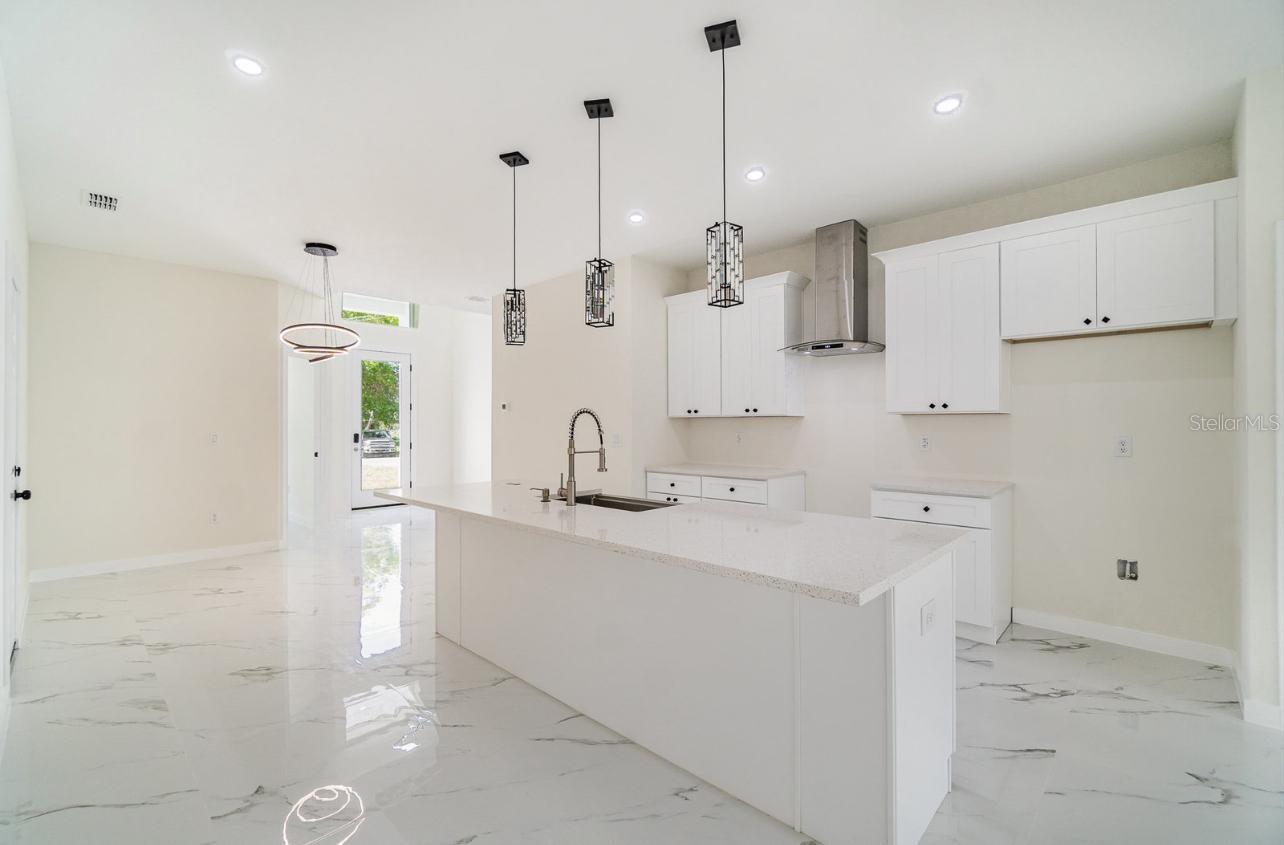 Image 5 of 23 For 1215 Crawford Avenue