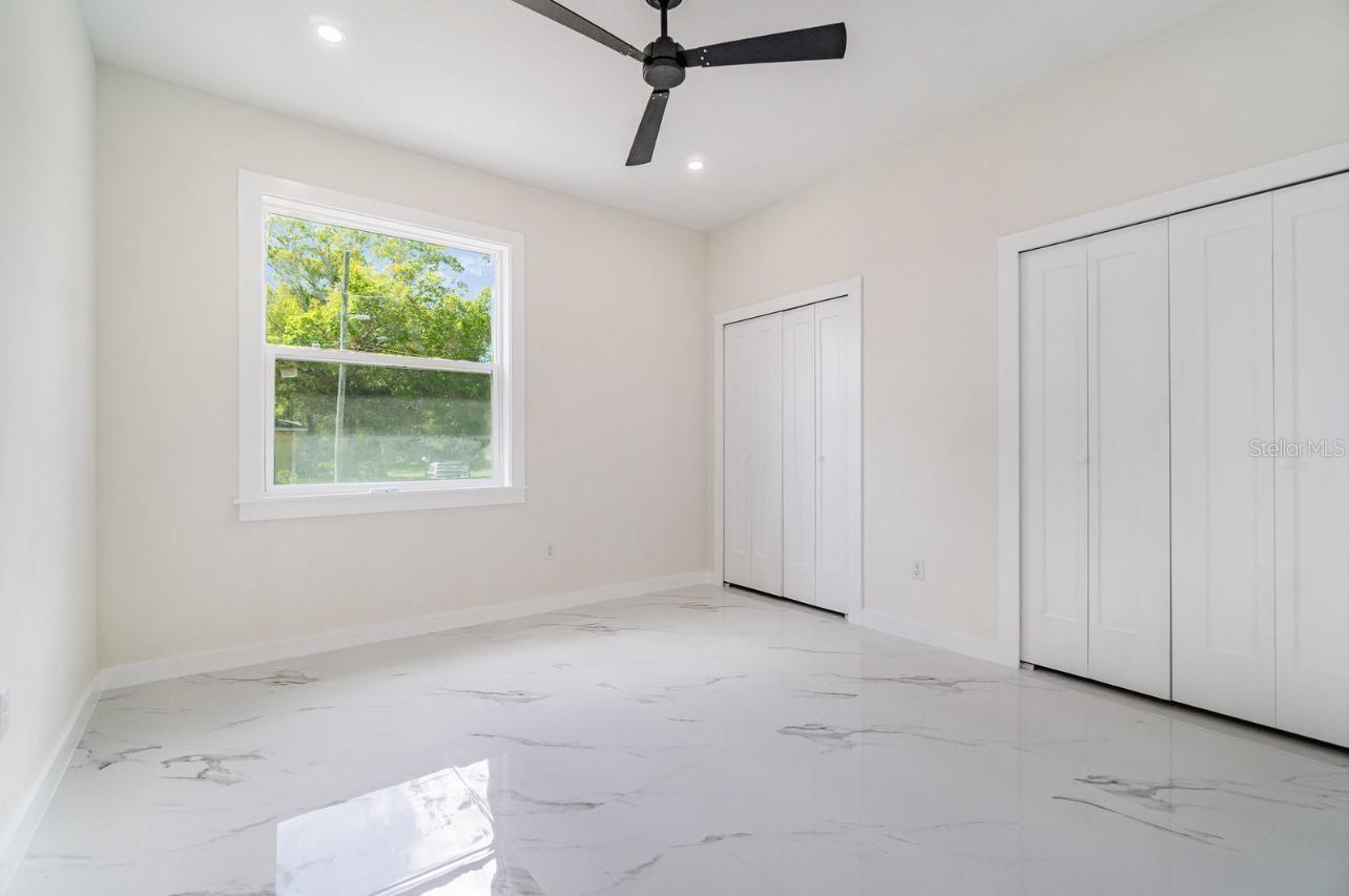 Image 9 of 23 For 1215 Crawford Avenue