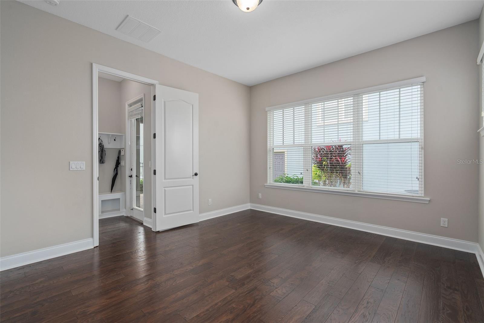 Image 26 of 88 For 8467 Laureate Boulevard