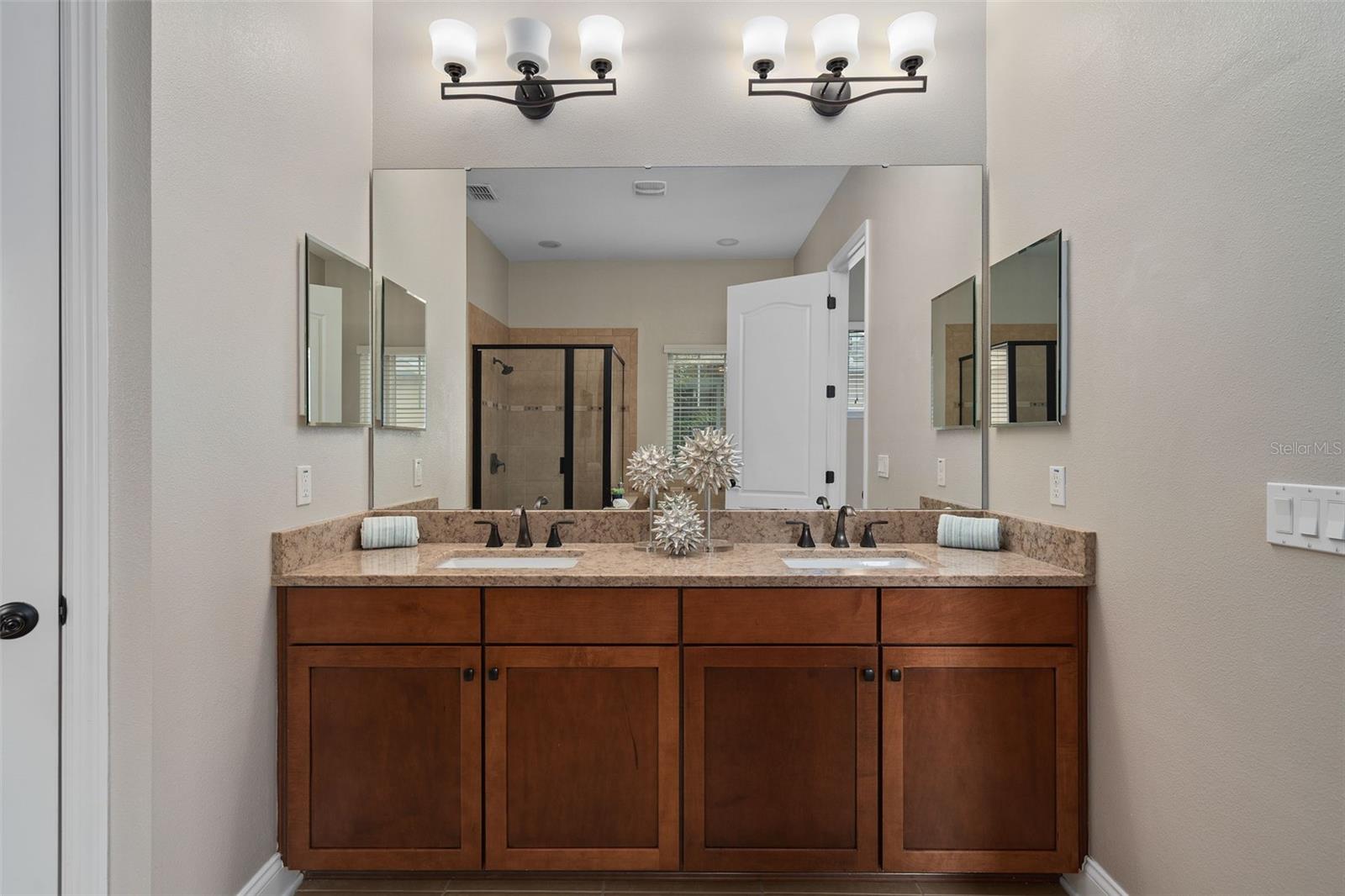 Image 30 of 88 For 8467 Laureate Boulevard