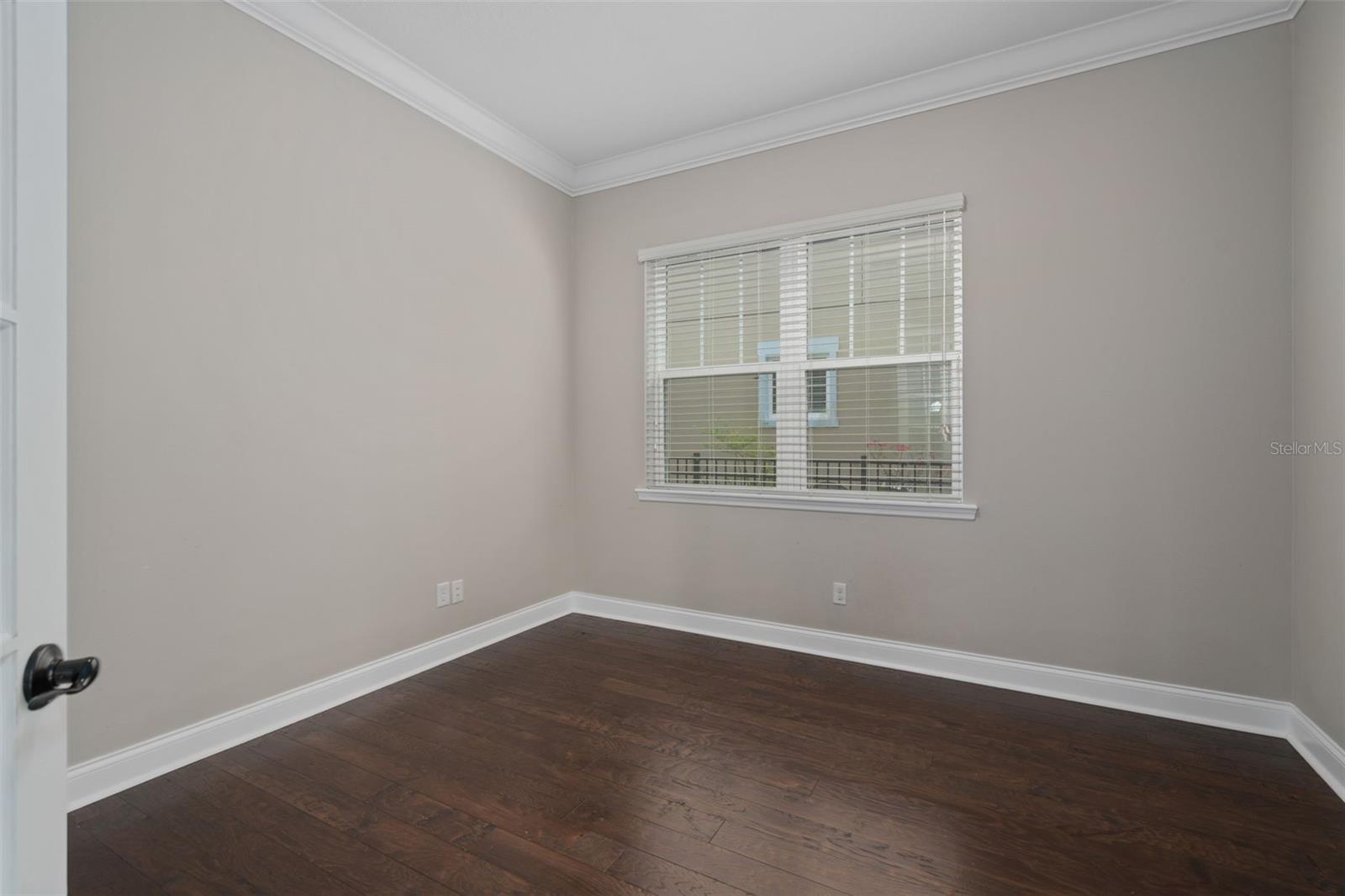 Image 7 of 88 For 8467 Laureate Boulevard