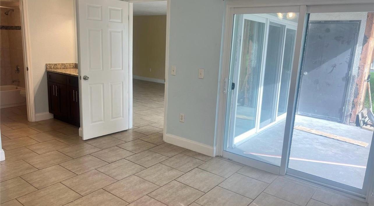 Image 8 of 18 For 13941 Fairway Island Dr Drive 713