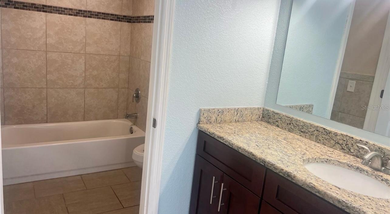 Image 9 of 18 For 13941 Fairway Island Dr Drive 713