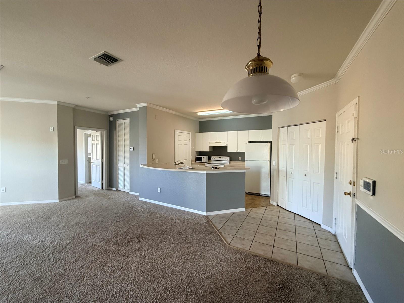 Image 10 of 19 For 3561 Conroy Road 231