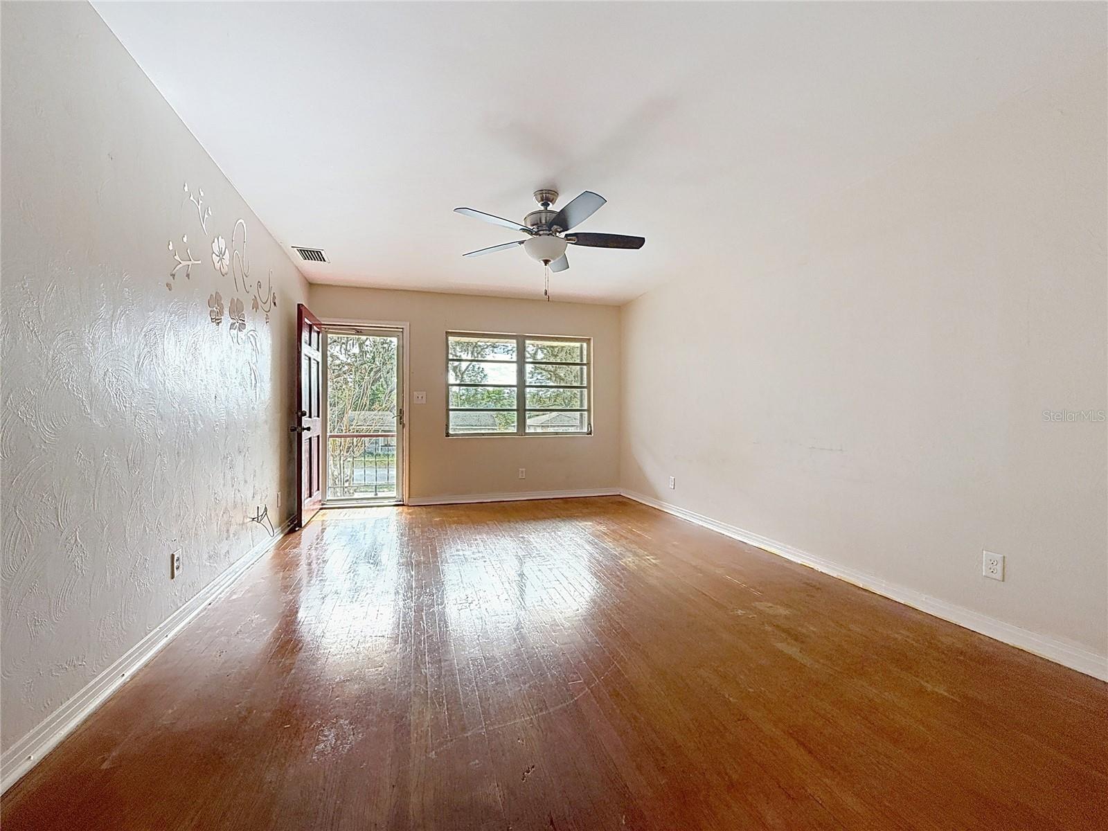 Image 6 of 27 For 114 Palm Street