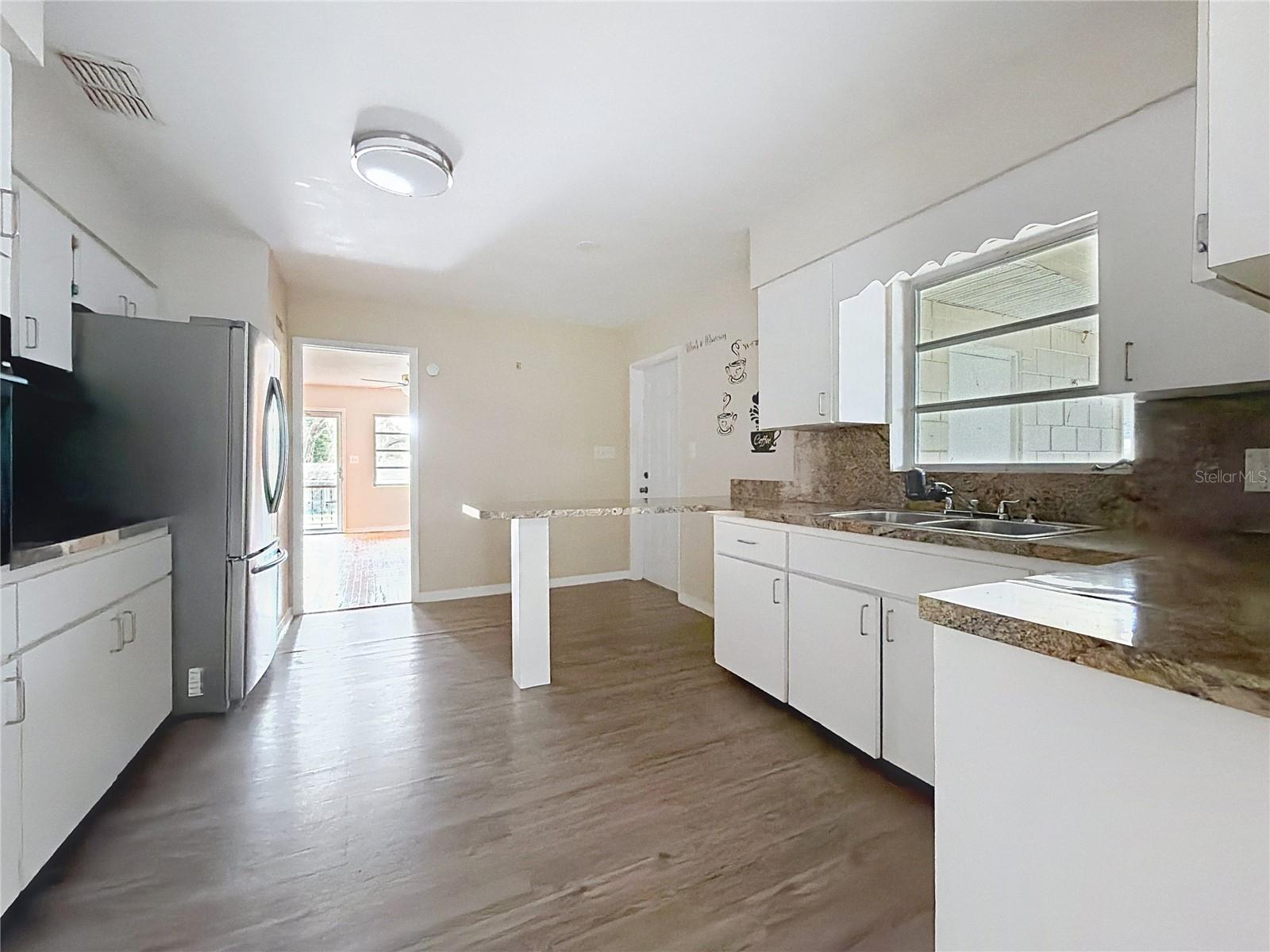 Image 9 of 27 For 114 Palm Street