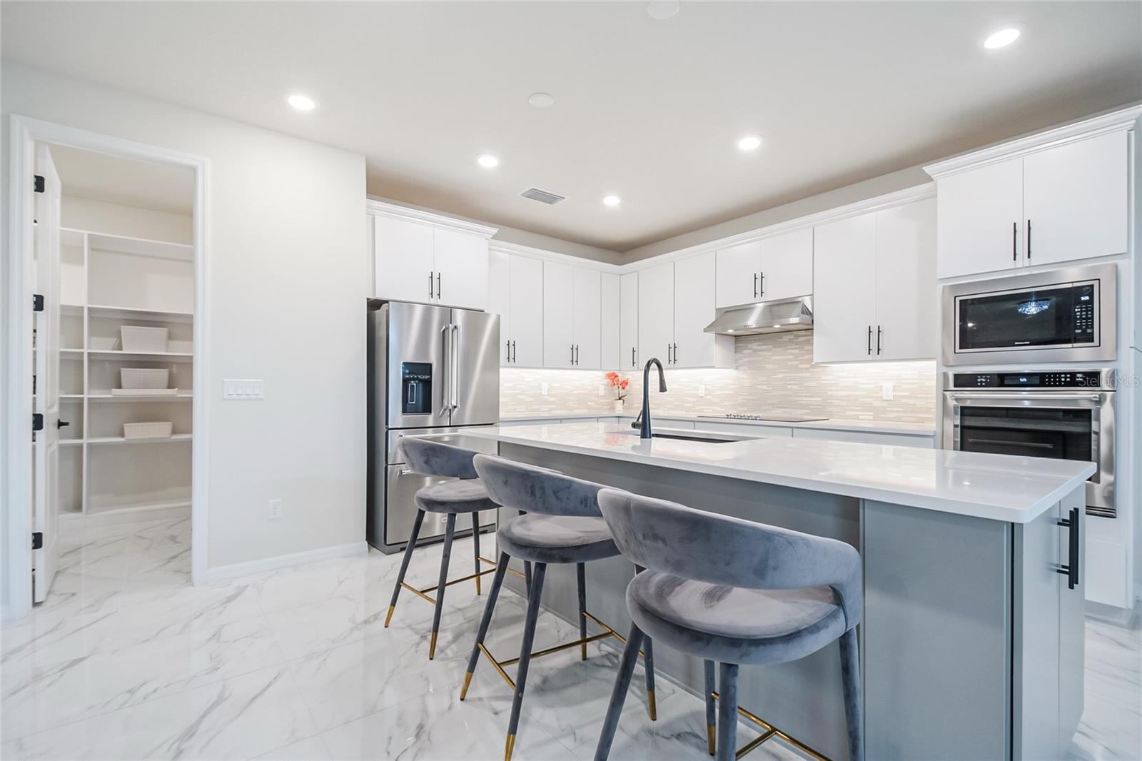 Image 19 of 53 For 6920 Rosy Sky Avenue