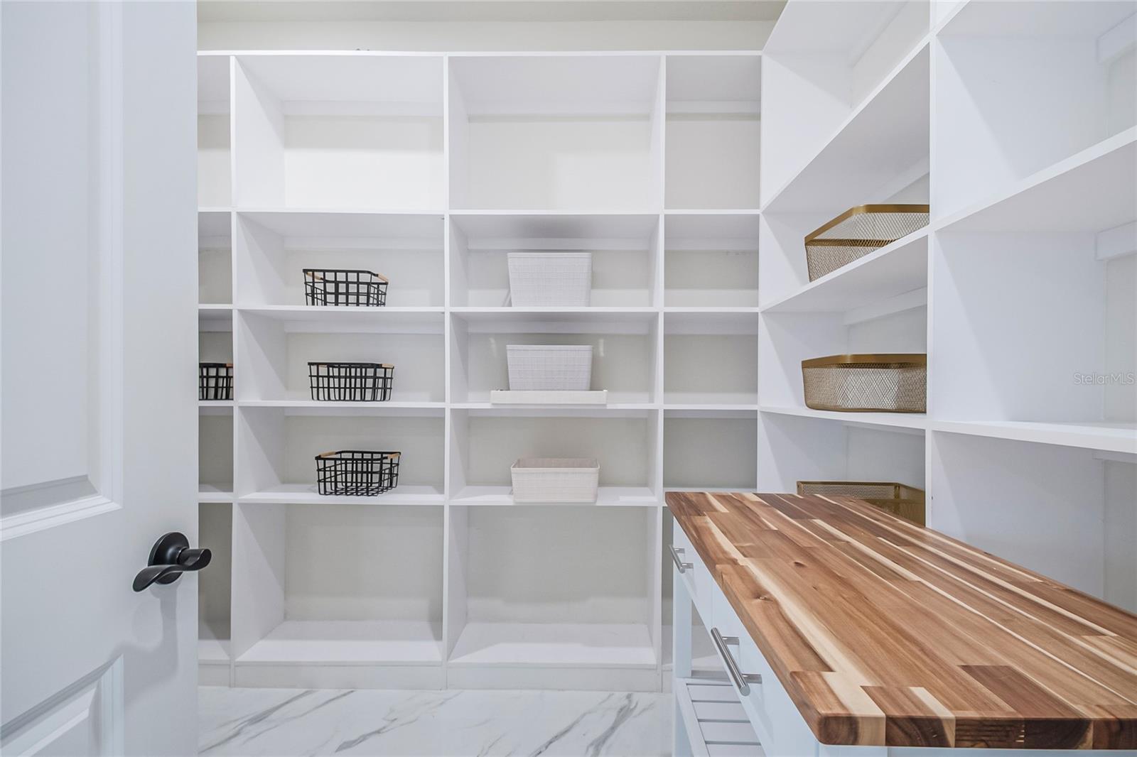 Image 24 of 53 For 6920 Rosy Sky Avenue