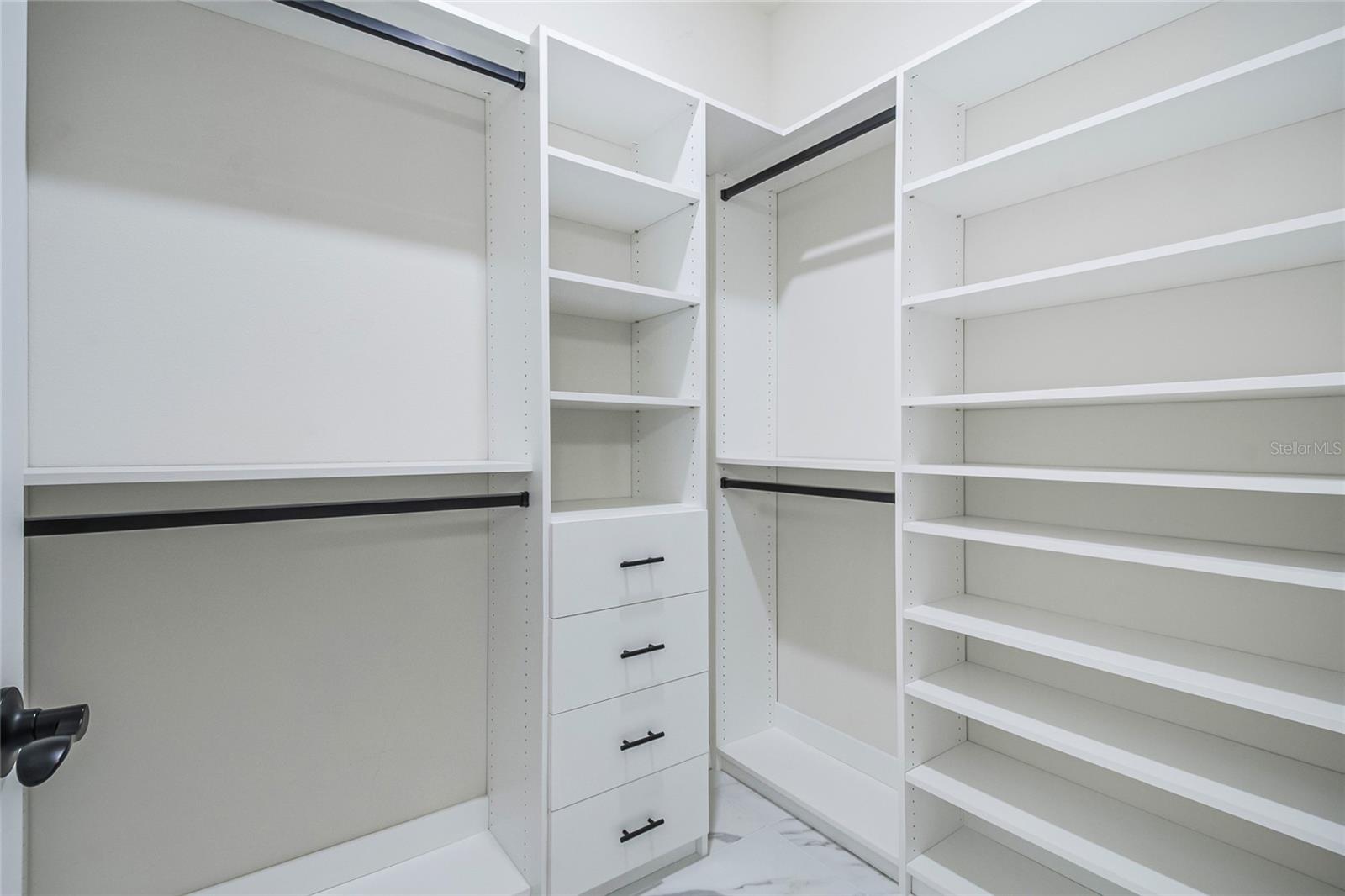 Image 26 of 53 For 6920 Rosy Sky Avenue