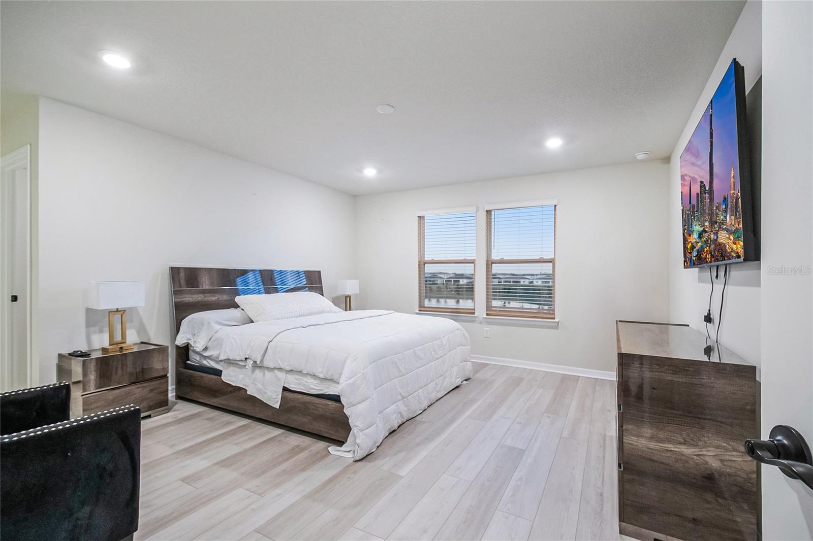 Image 31 of 53 For 6920 Rosy Sky Avenue