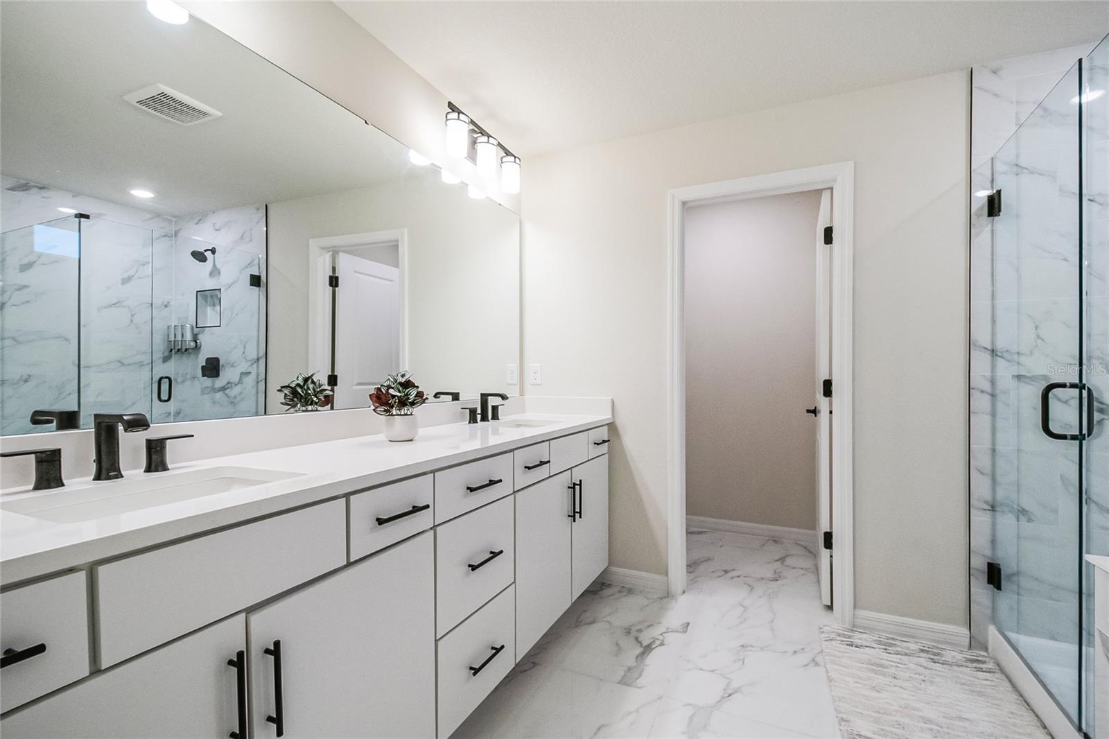 Image 34 of 53 For 6920 Rosy Sky Avenue