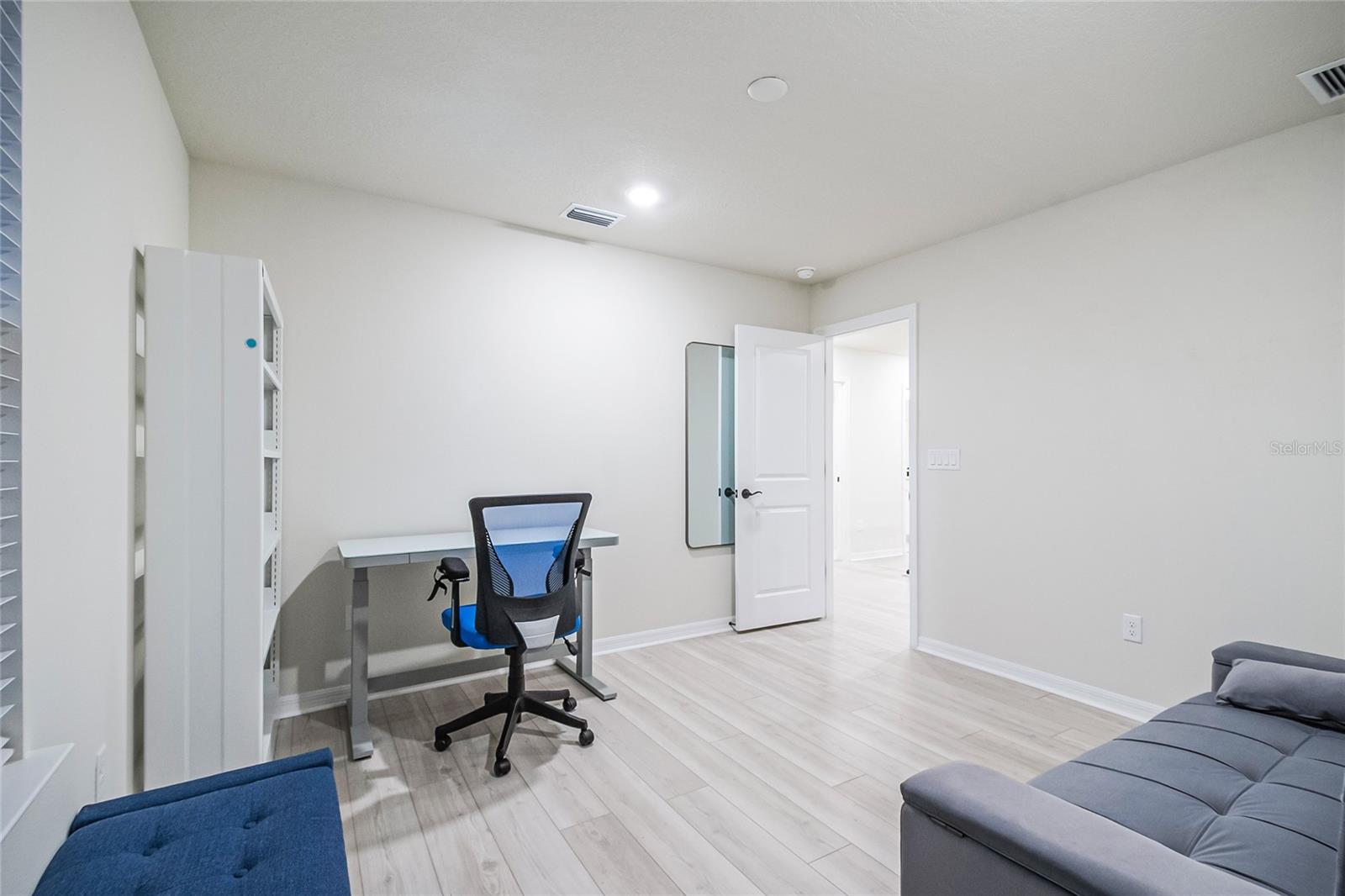 Image 37 of 53 For 6920 Rosy Sky Avenue