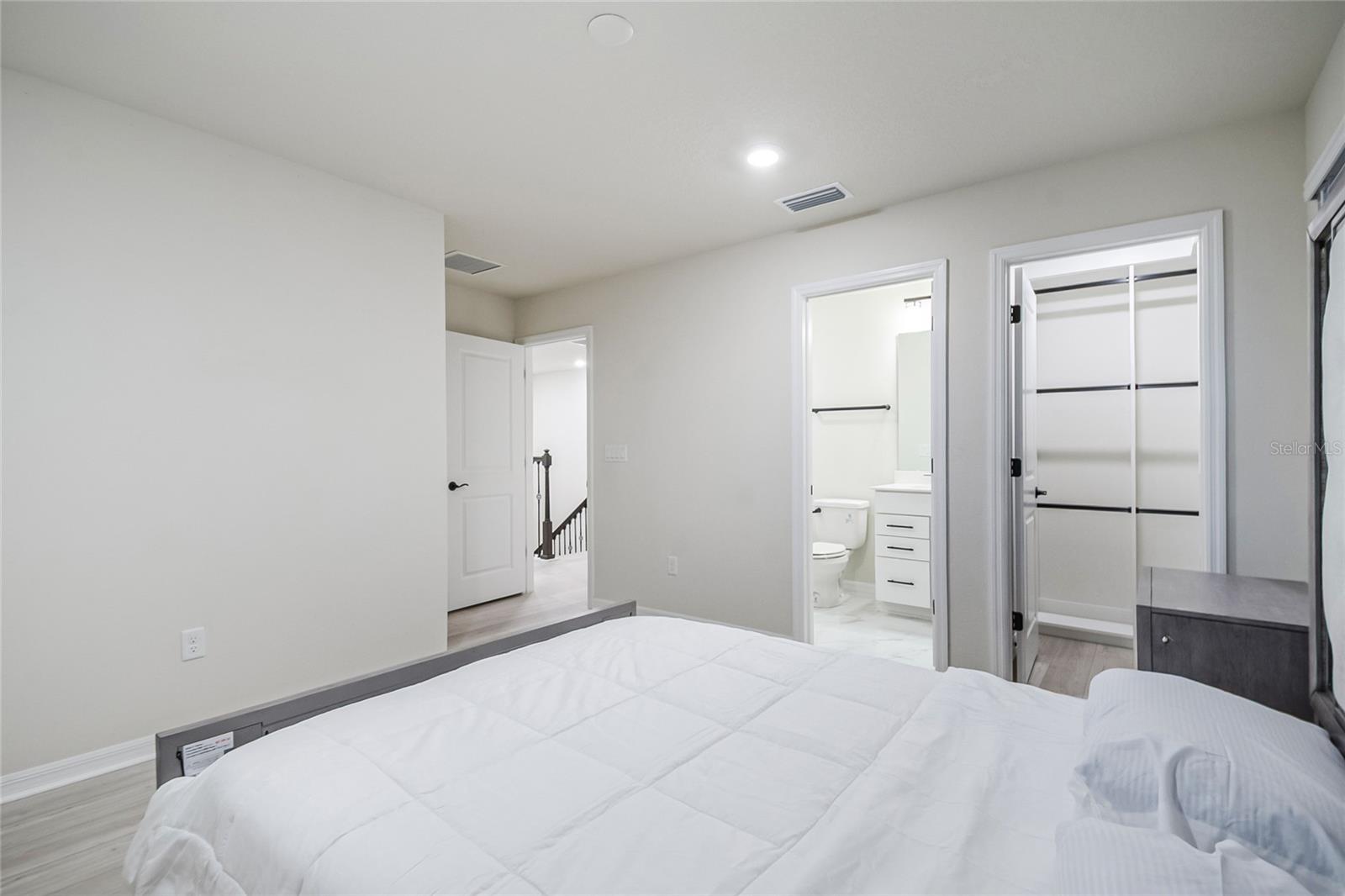 Image 40 of 53 For 6920 Rosy Sky Avenue