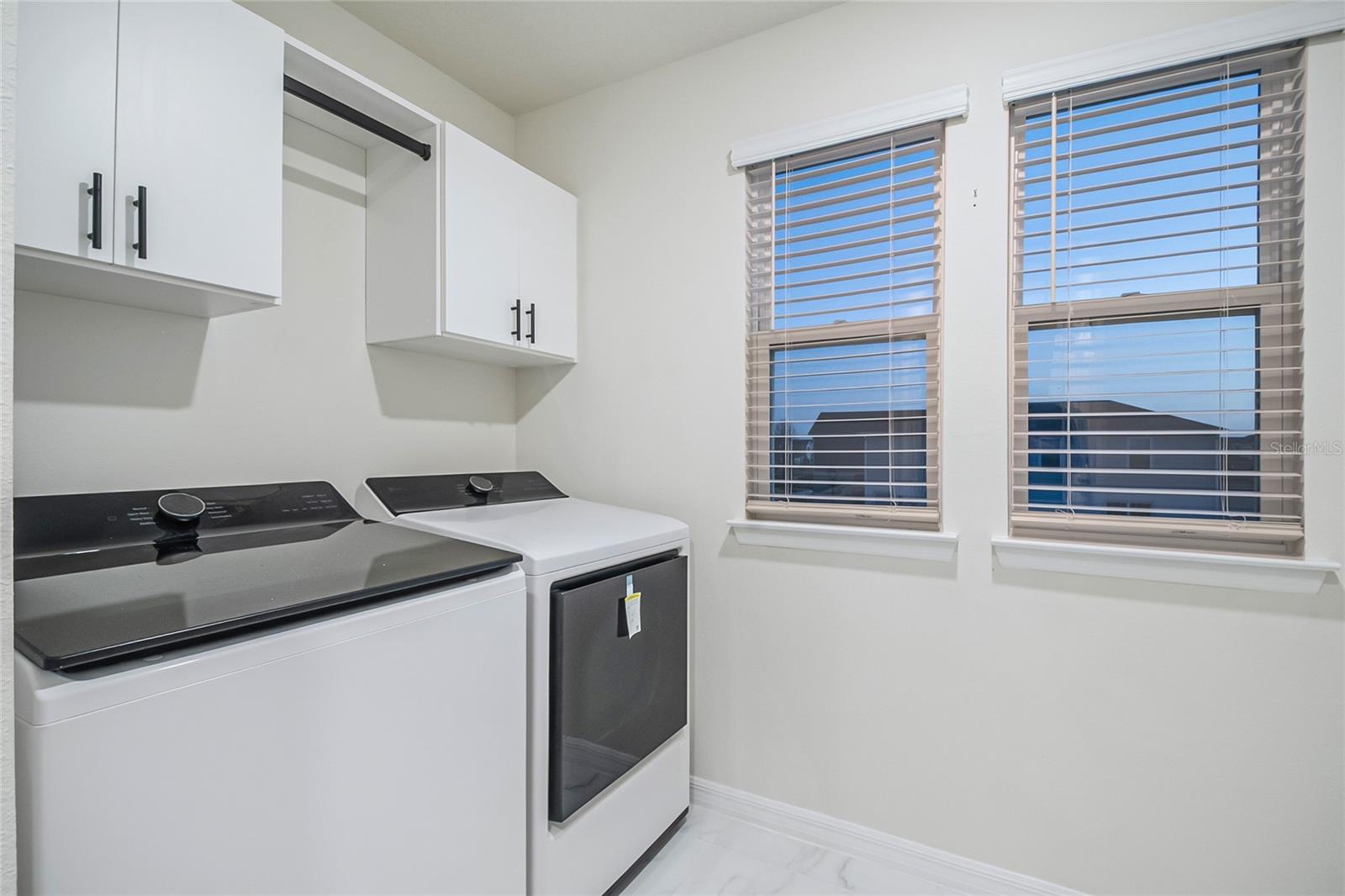 Image 43 of 53 For 6920 Rosy Sky Avenue