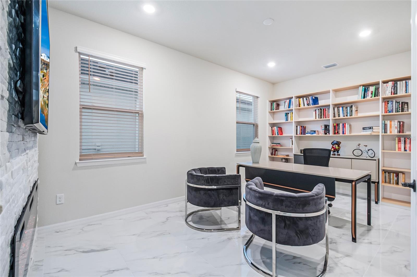 Image 8 of 53 For 6920 Rosy Sky Avenue