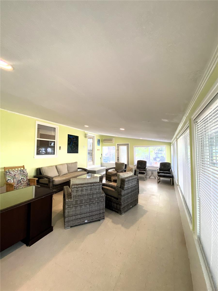 Image 14 of 27 For 5500 Lake Lizzie