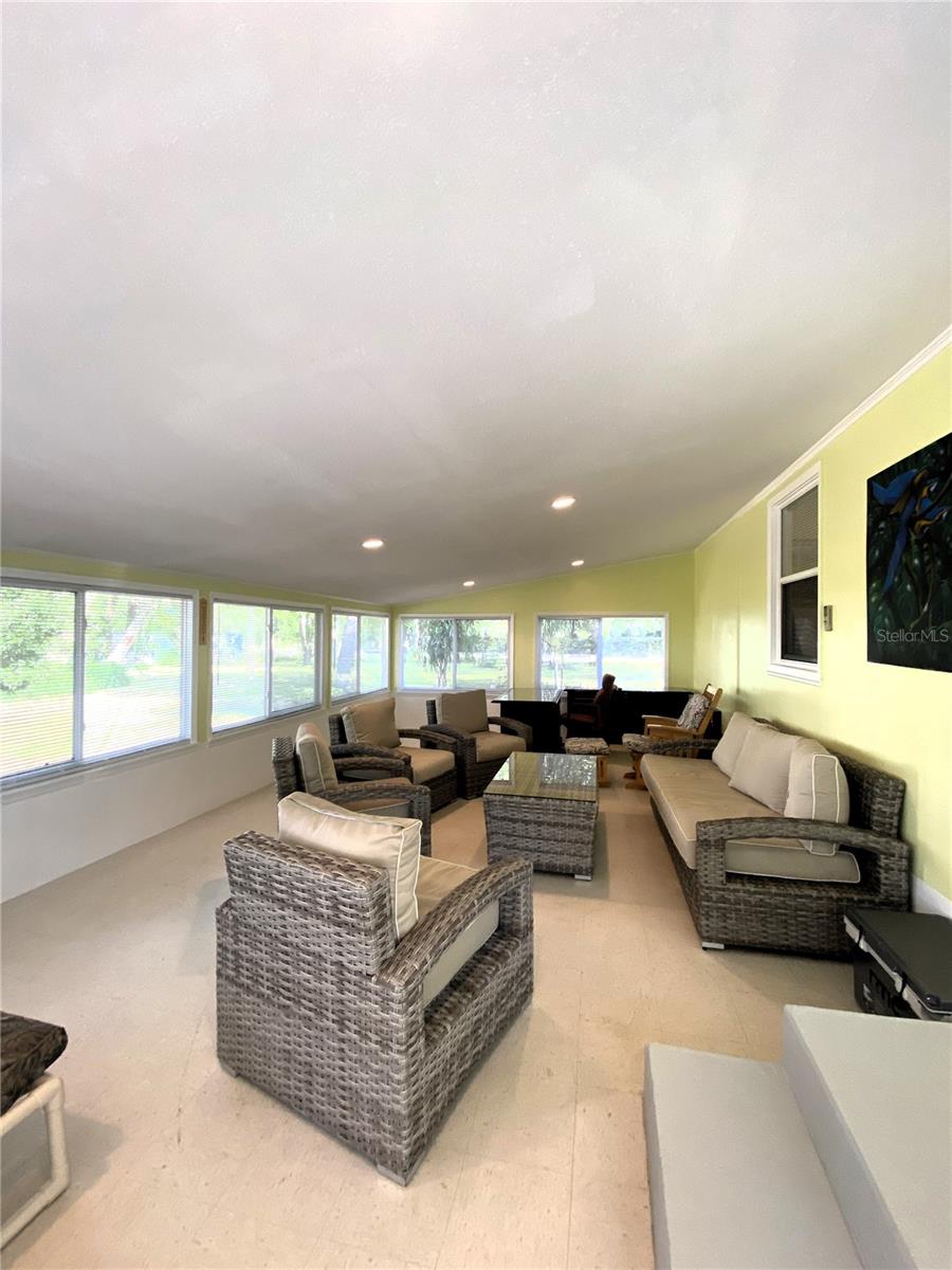 Image 15 of 27 For 5500 Lake Lizzie