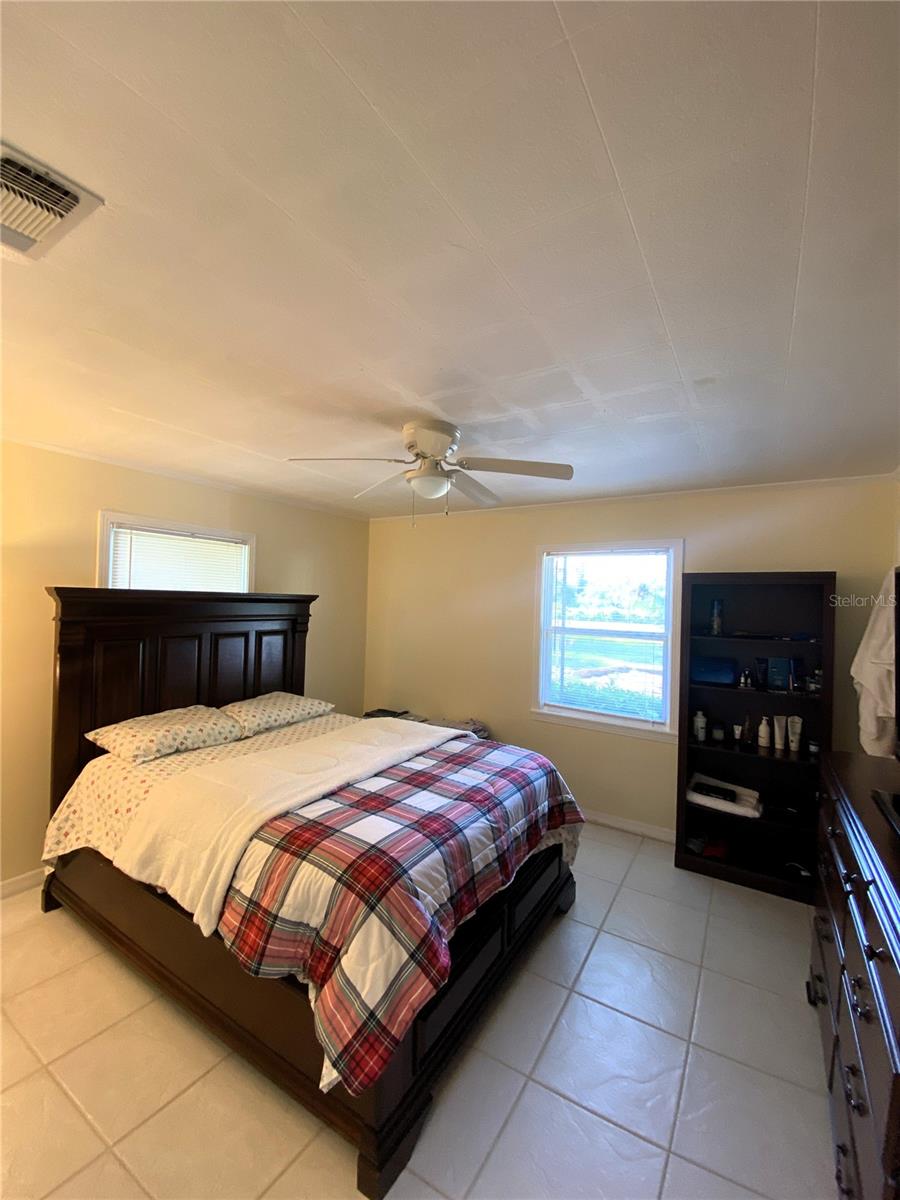 Image 21 of 27 For 5500 Lake Lizzie