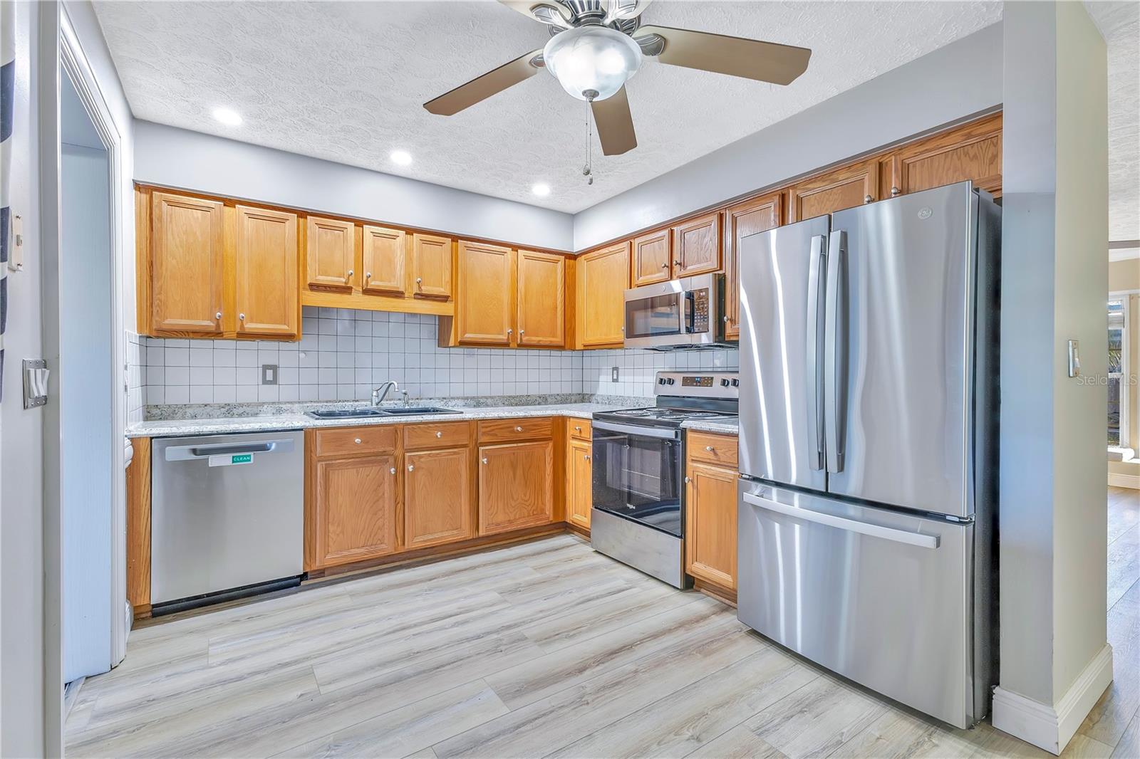 Image 11 of 29 For 212-214 Tennessee Avenue