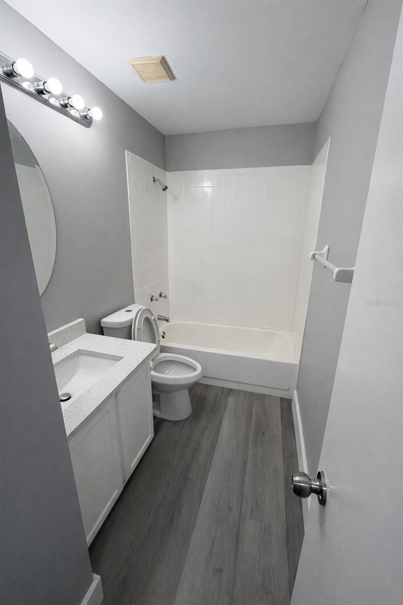 Image 10 of 13 For 8273 Cascade Oaks Drive