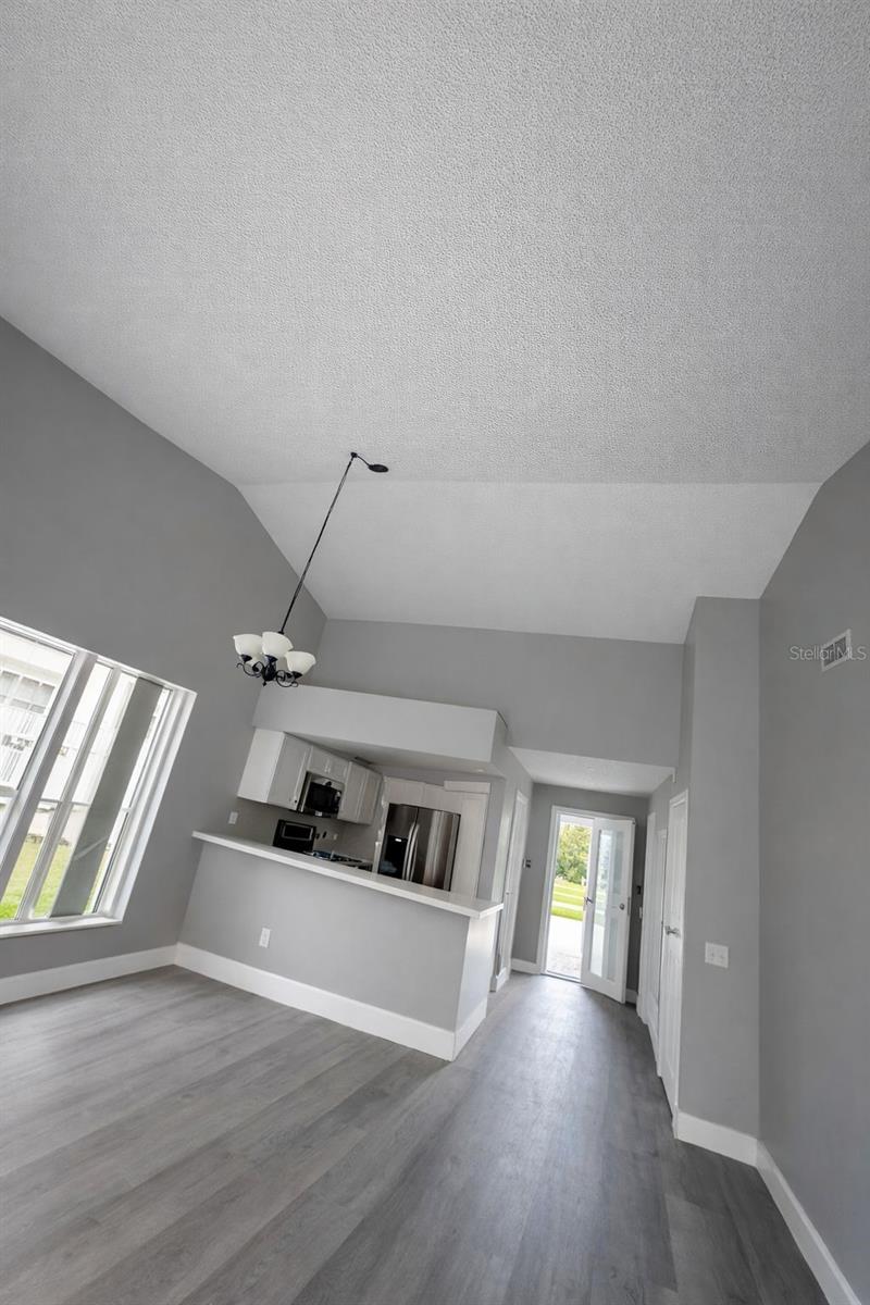 Image 3 of 13 For 8273 Cascade Oaks Drive