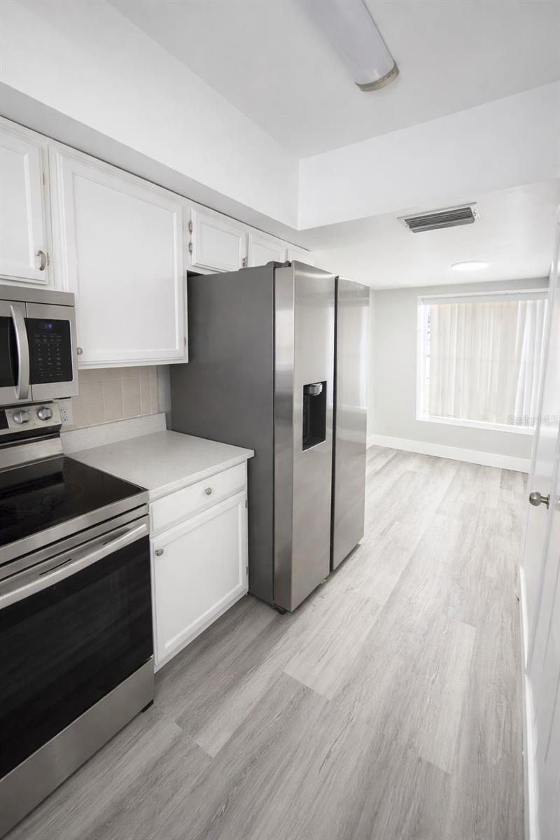 Image 4 of 13 For 8273 Cascade Oaks Drive