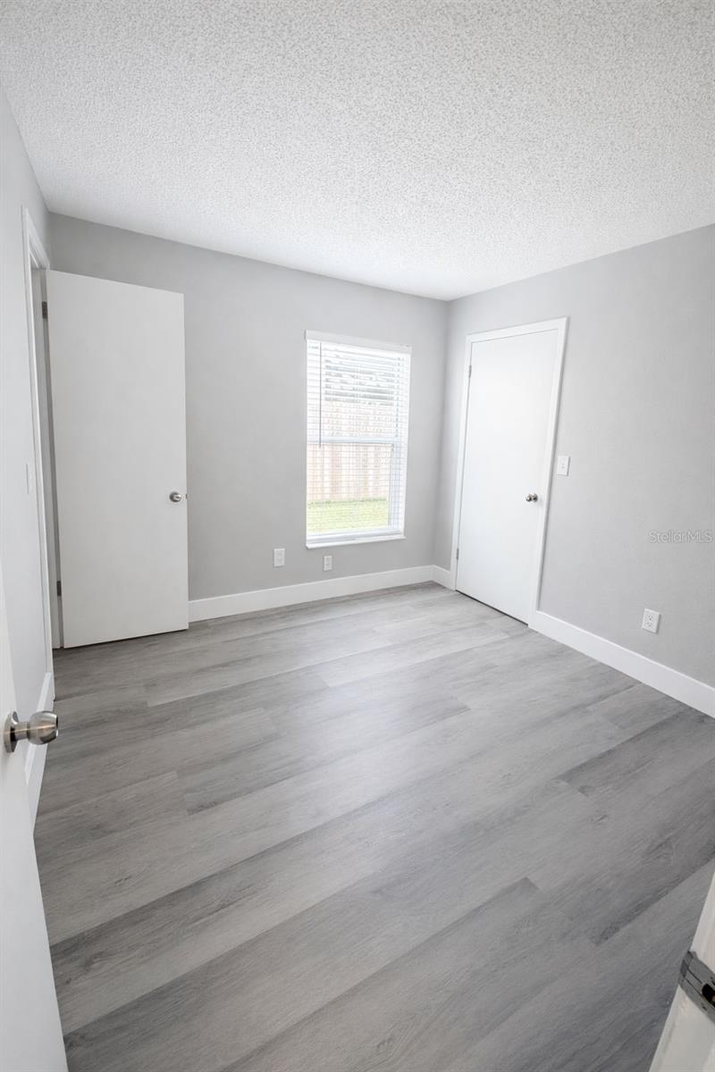 Image 8 of 13 For 8273 Cascade Oaks Drive