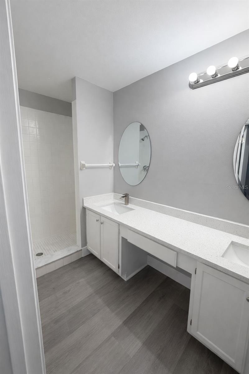 Image 9 of 13 For 8273 Cascade Oaks Drive