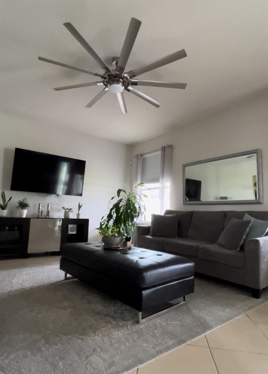 Image 11 of 50 For 8118 Platts Avenue