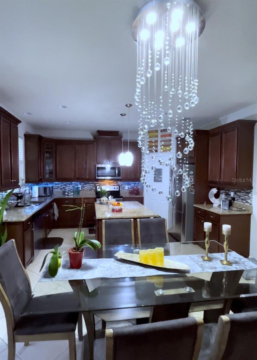 Image 17 of 50 For 8118 Platts Avenue