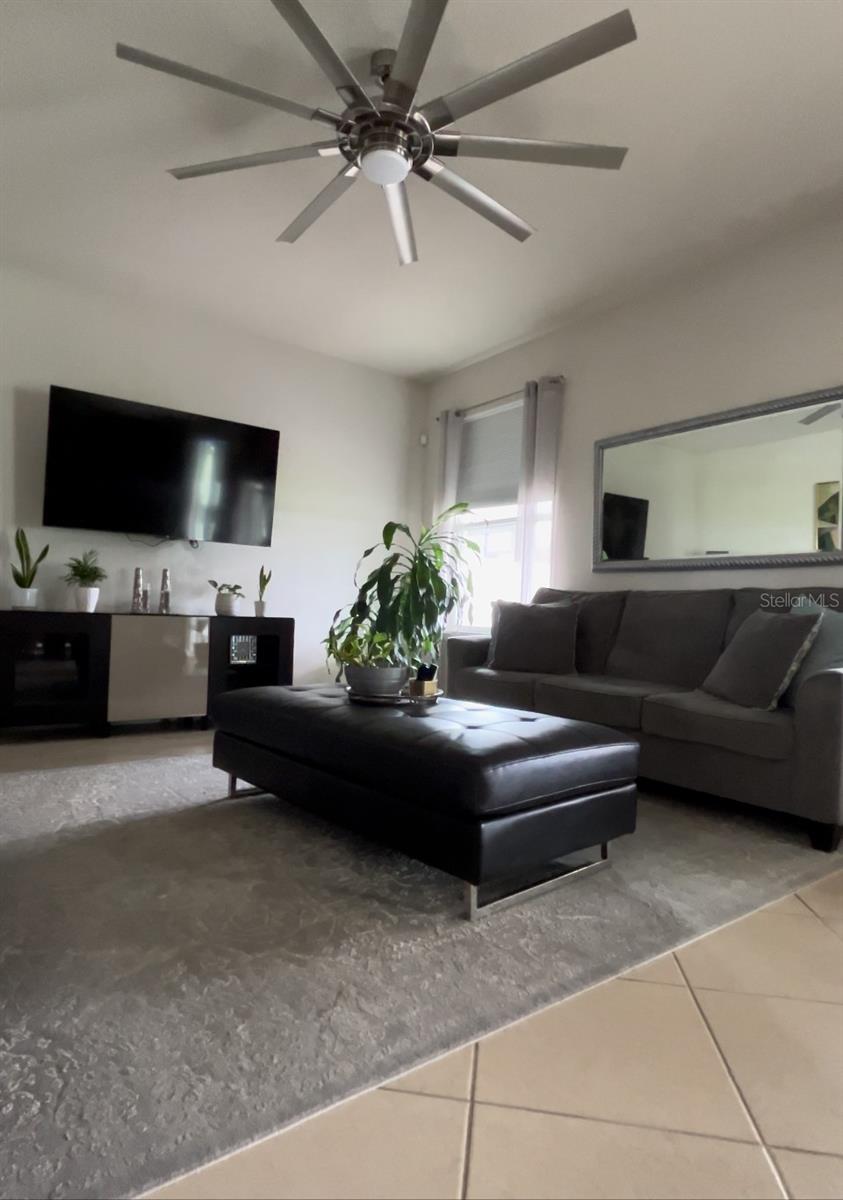 Image 22 of 50 For 8118 Platts Avenue