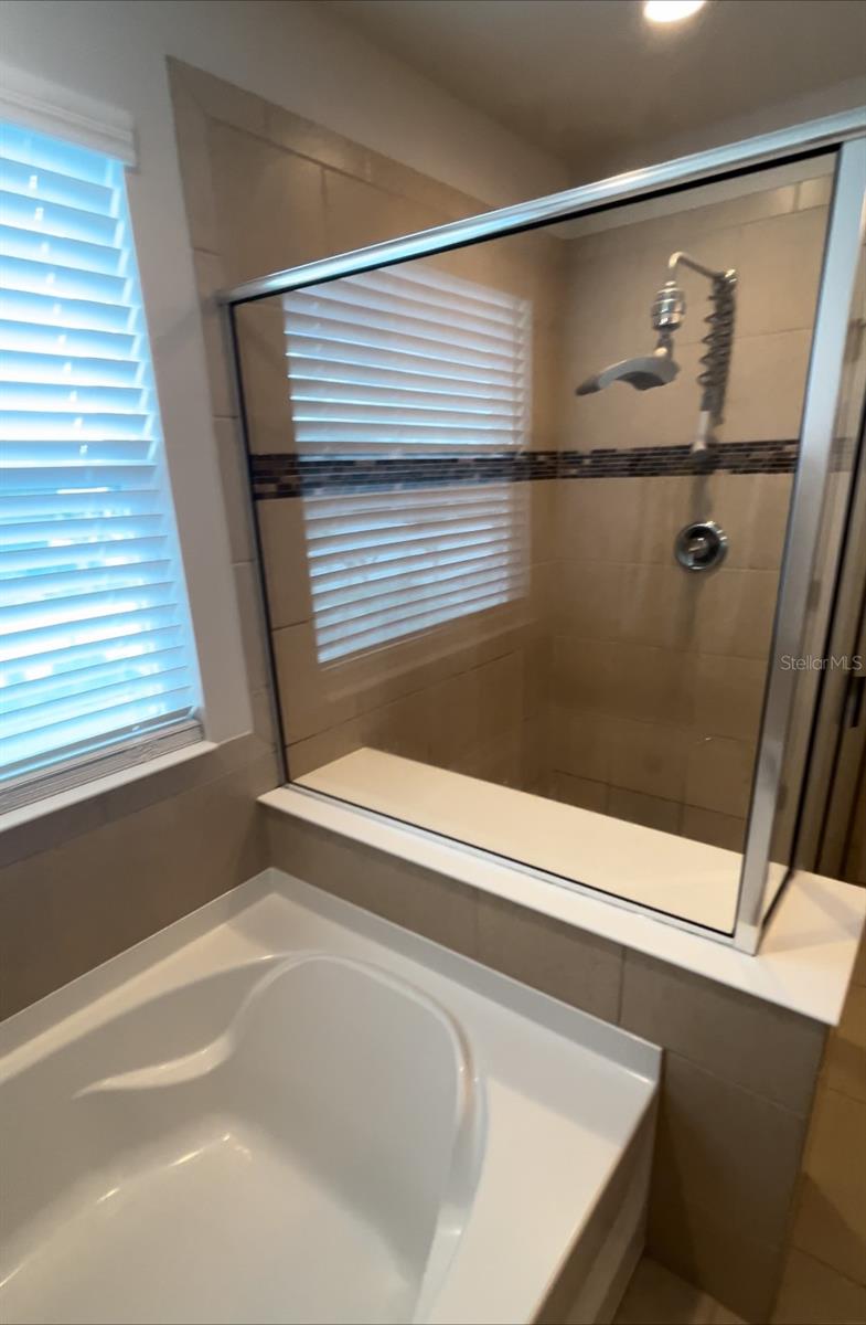 Image 23 of 50 For 8118 Platts Avenue