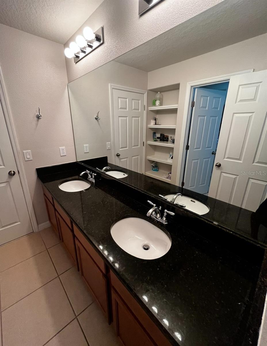 Image 26 of 50 For 8118 Platts Avenue