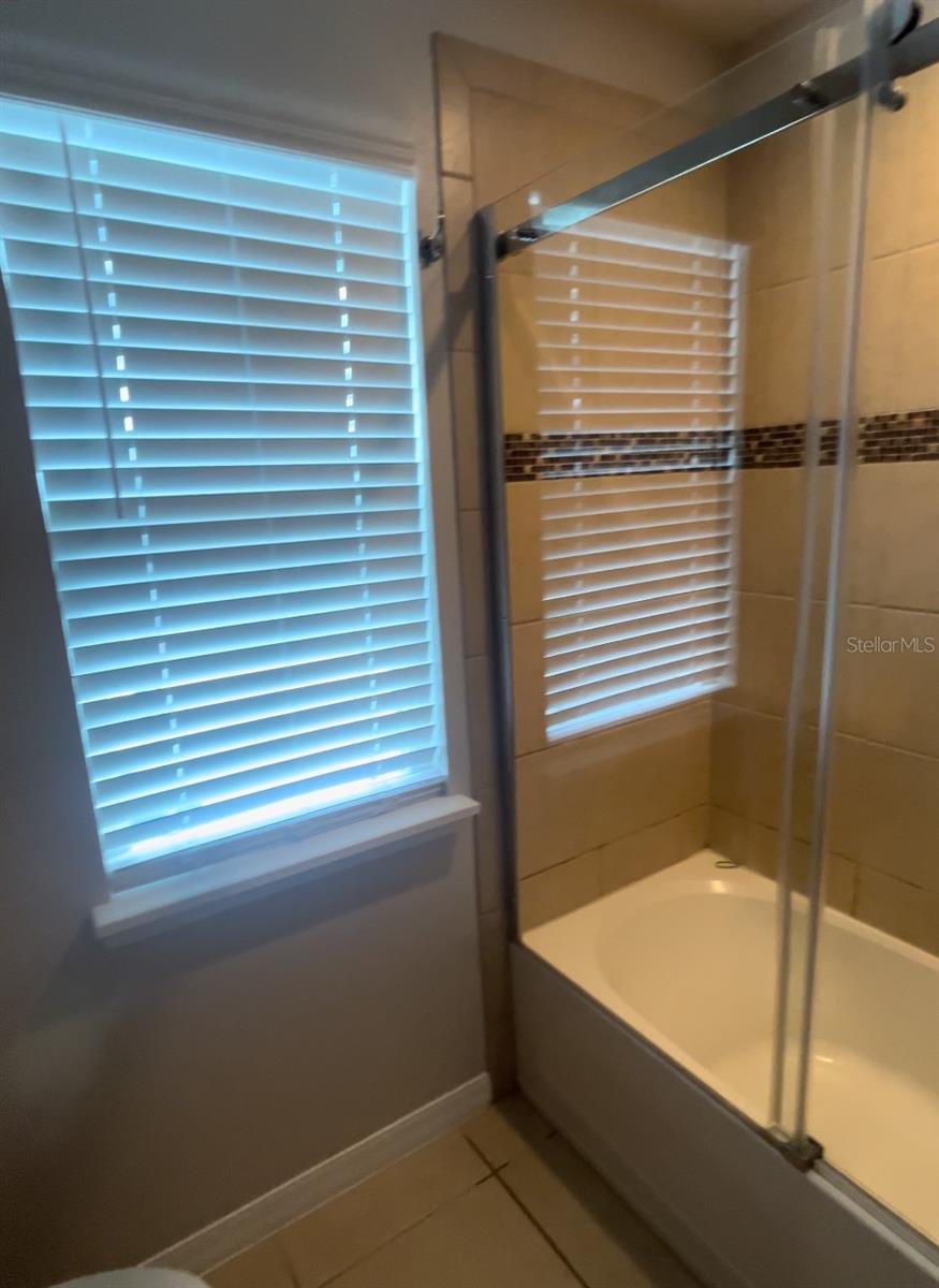 Image 28 of 50 For 8118 Platts Avenue