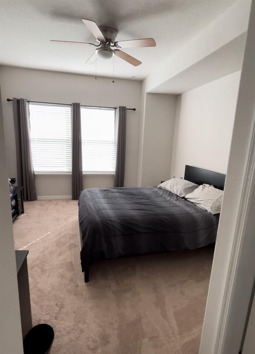 Image 32 of 50 For 8118 Platts Avenue