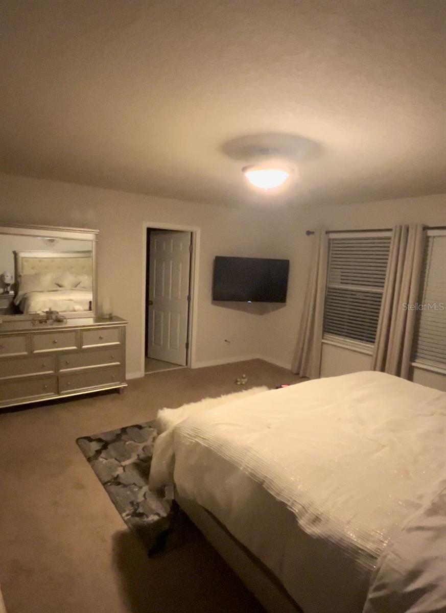 Image 36 of 50 For 8118 Platts Avenue