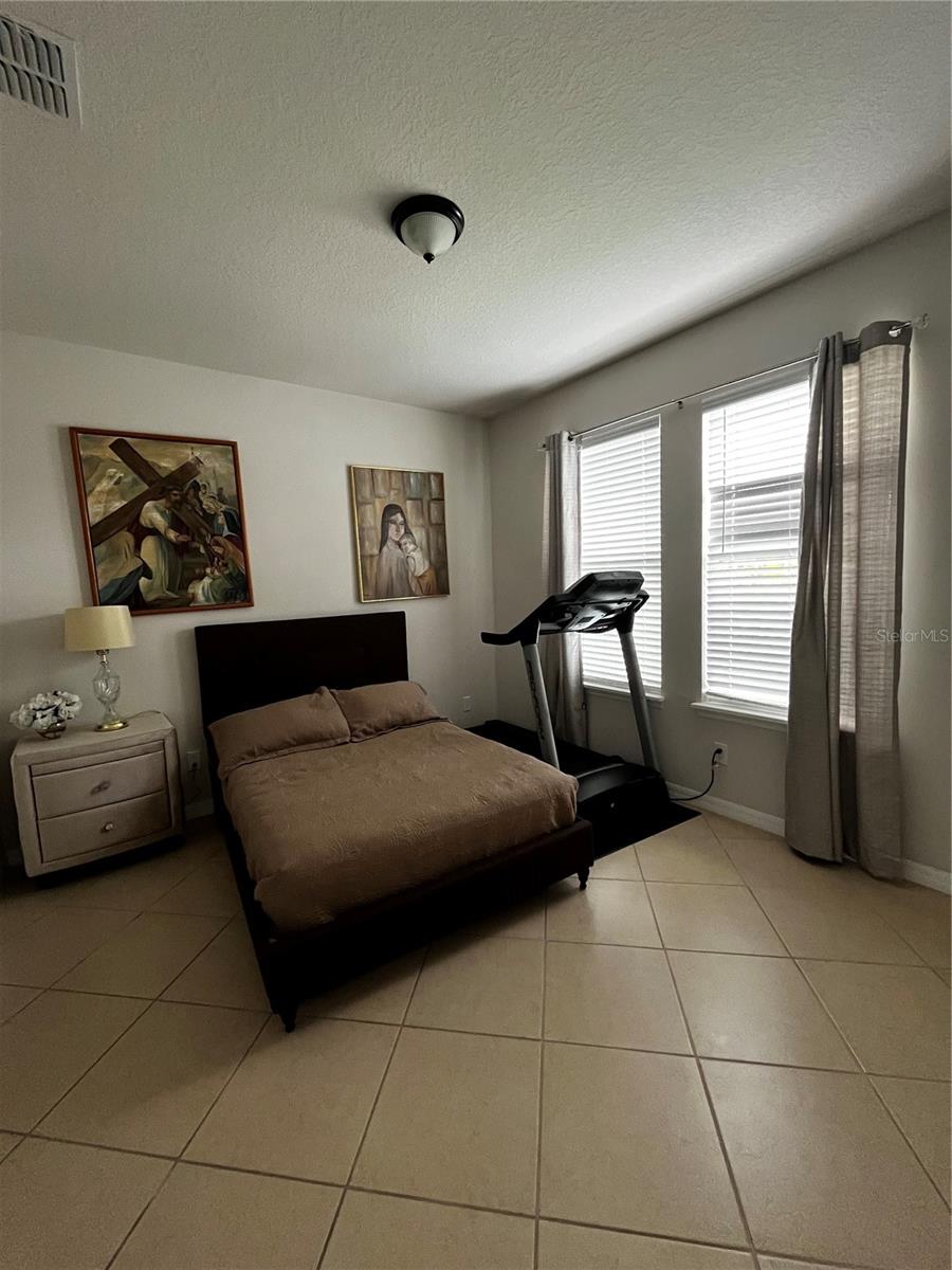 Image 37 of 50 For 8118 Platts Avenue