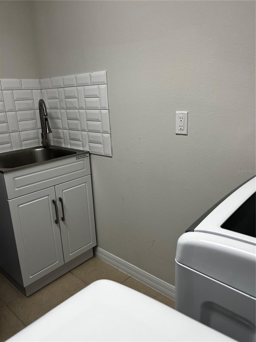 Image 44 of 50 For 8118 Platts Avenue