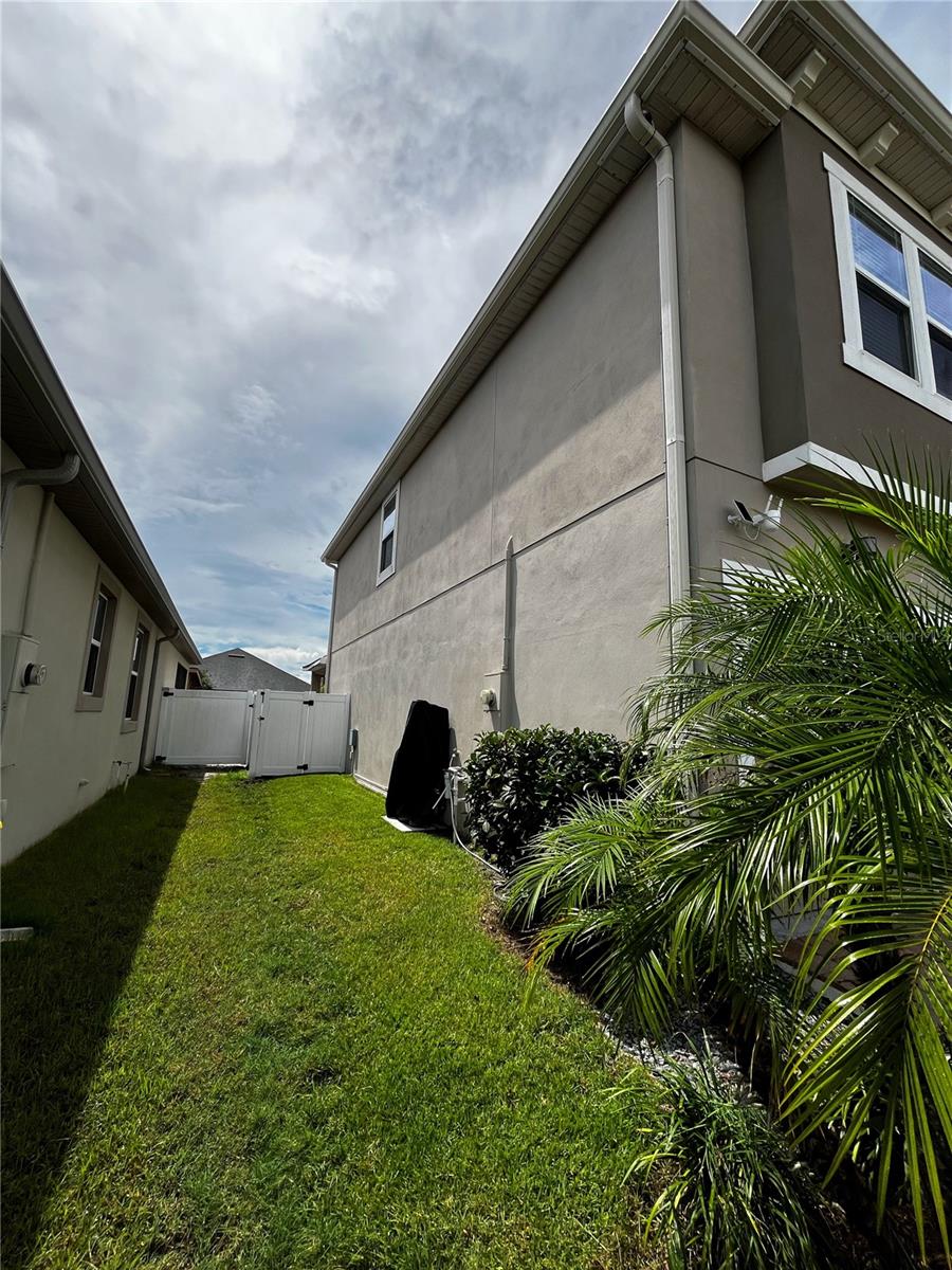 Image 8 of 50 For 8118 Platts Avenue