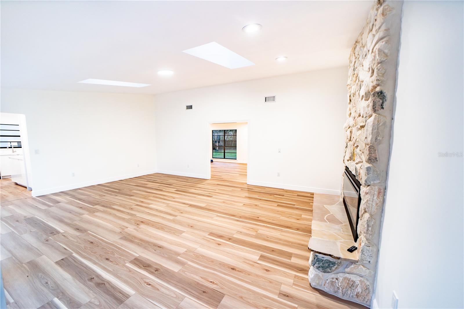 Image 22 of 43 For 3400 45th Street