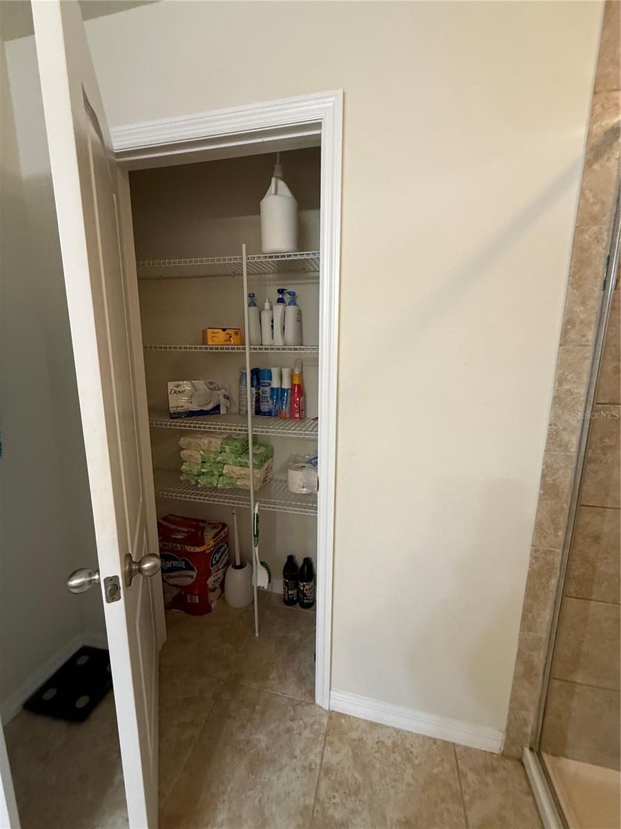 Image 18 of 33 For 7522 Aloma Pines Court