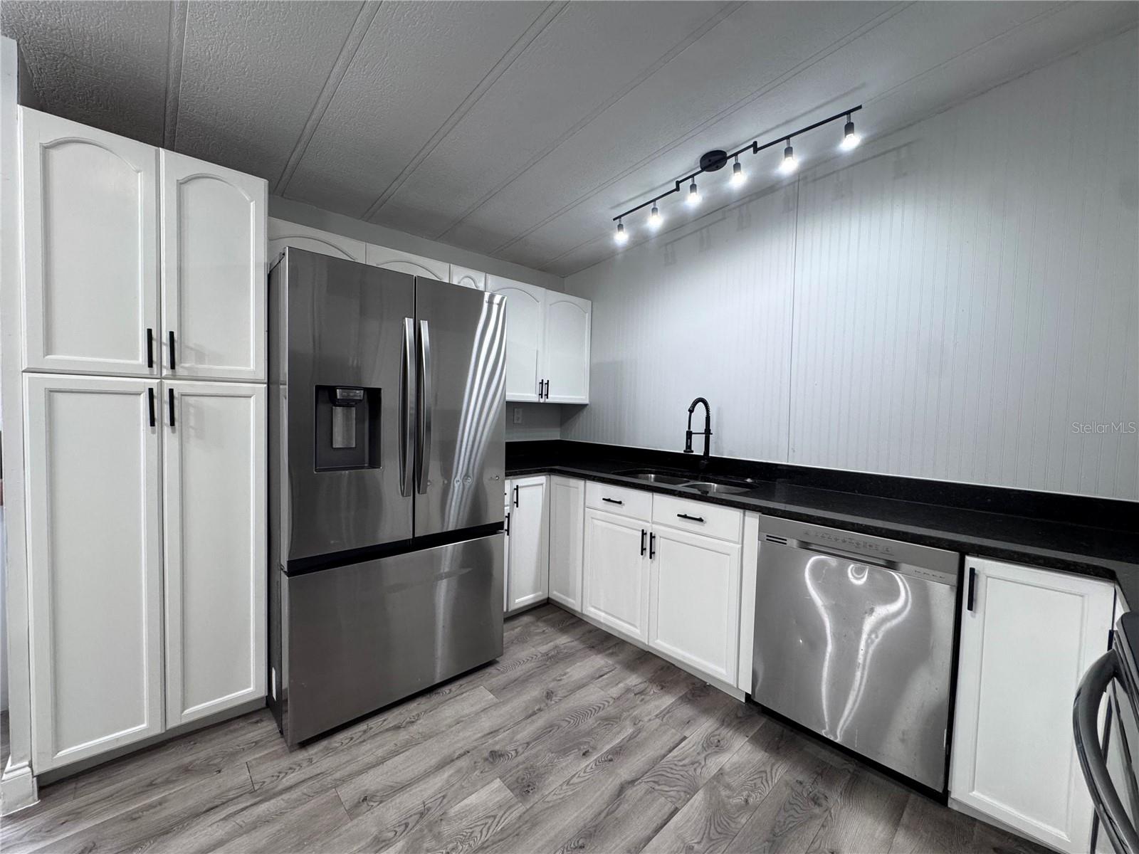 Image 19 of 28 For 5051 Mapletree Lane